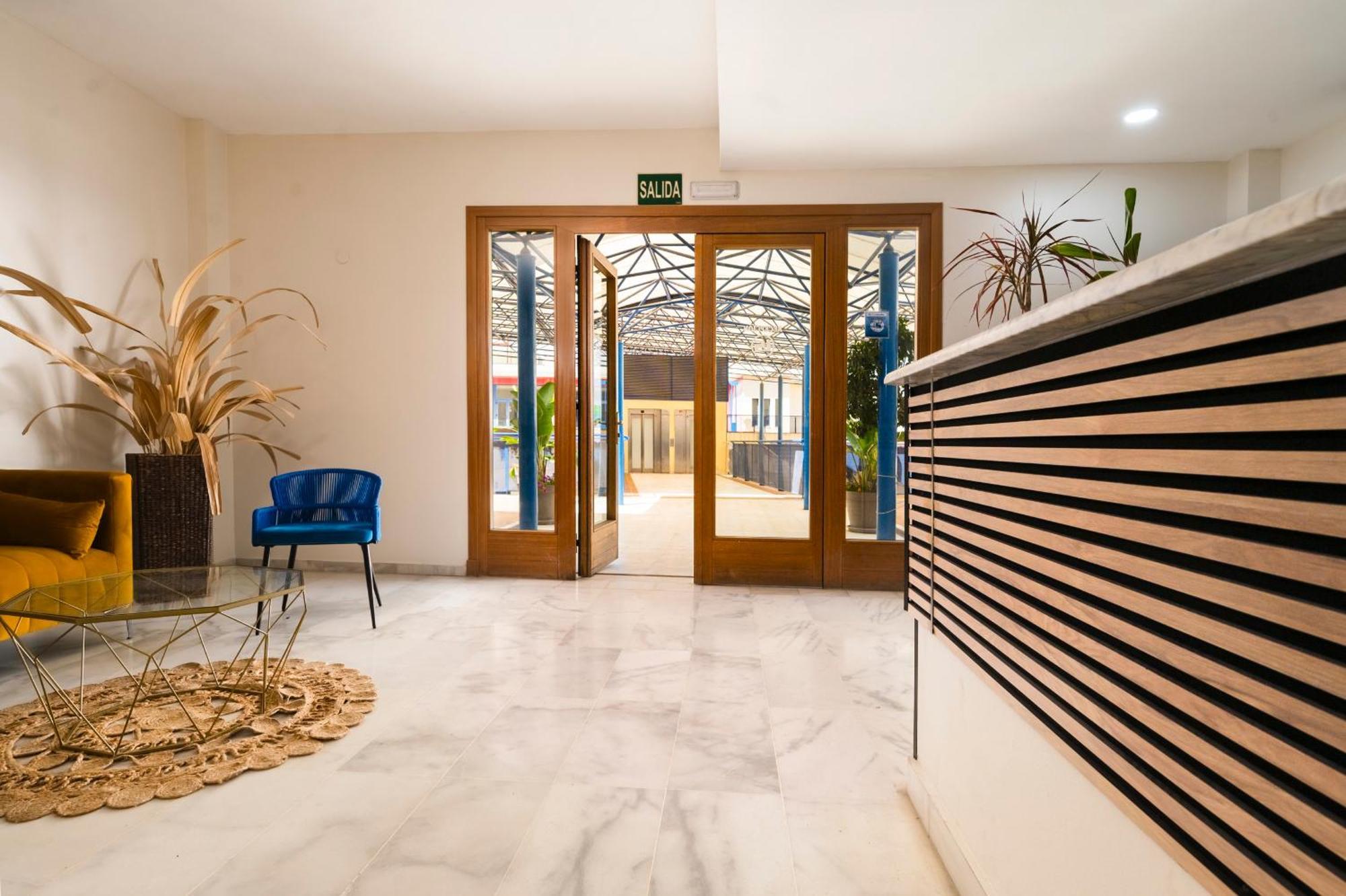 Aticos Lux Sevilla Piscina Parking Bormujos Exterior photo